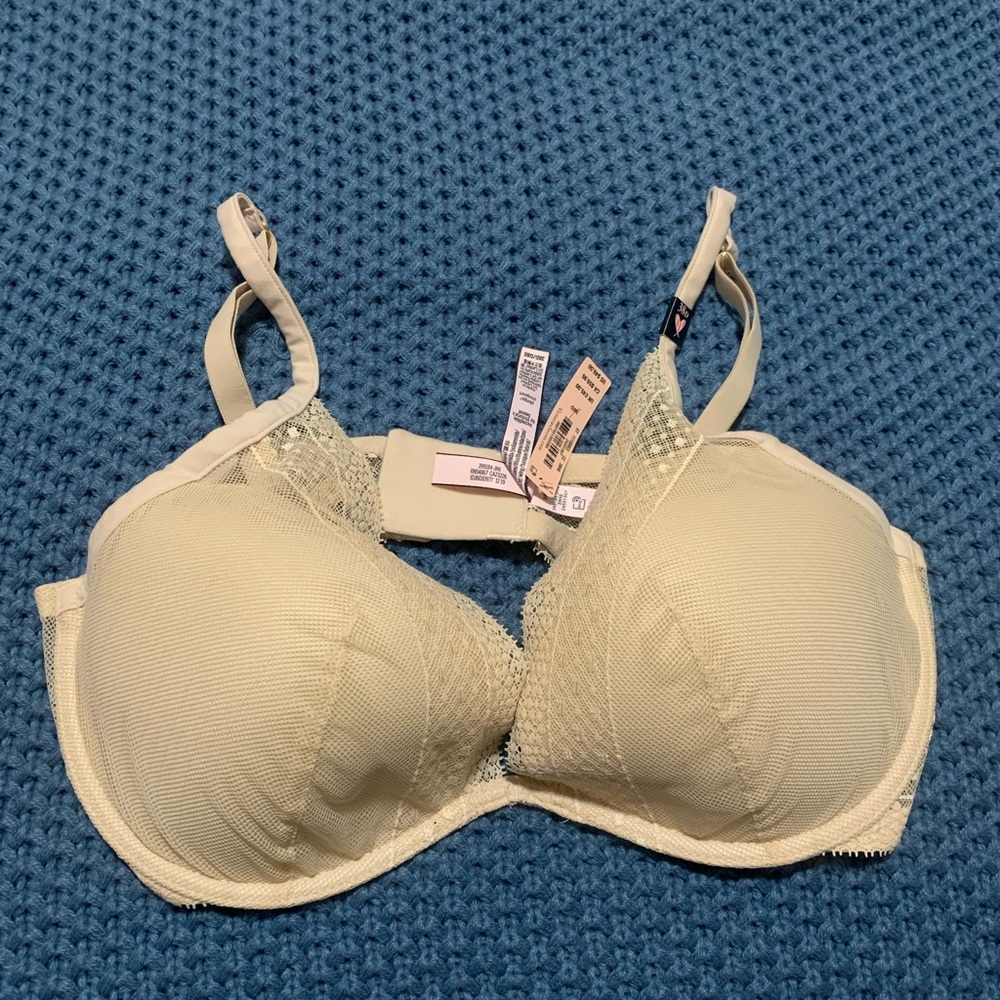NWT Incredible by Victoria's Secret Plunge Tan Beige Lace Bra Size 38D